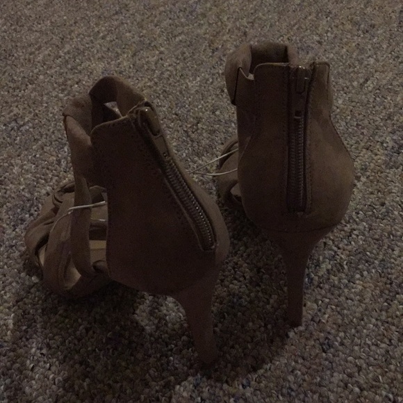 High Heels - Picture 3 of 5